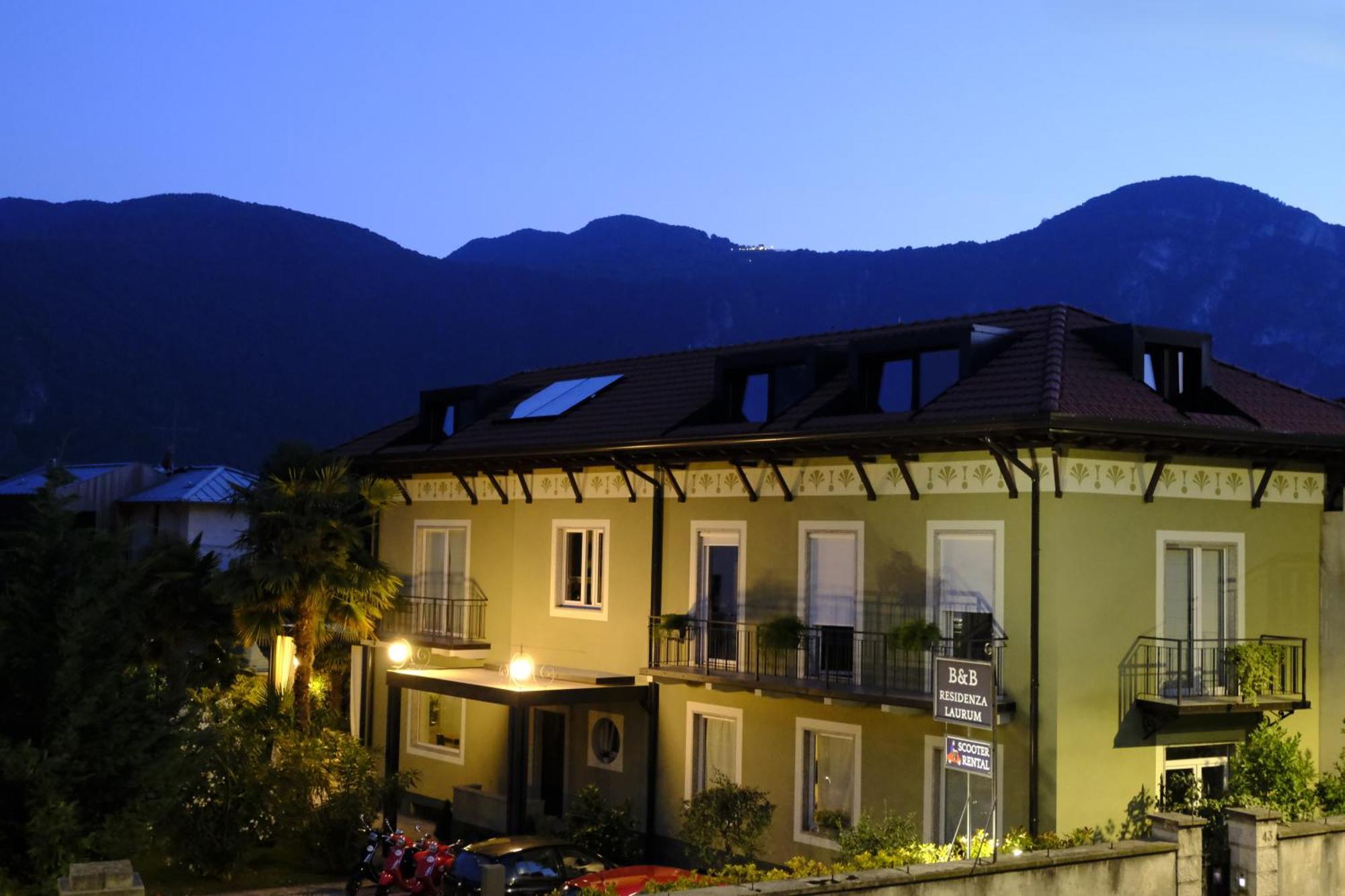 Residenza Laurum Mandello del Lario Luaran gambar
